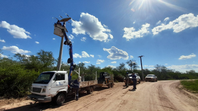 Por primera vez llega la red eléctrica al paraje Fortín Belgrano