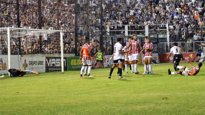 For Ever jugó mal y apenas pudo rescatar un empate agónico