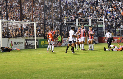 For Ever jugó mal y apenas pudo rescatar un empate agónico