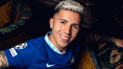 Entre críticas y reducción salarial Enzo Fernández vive un duro momento en el Chelsea