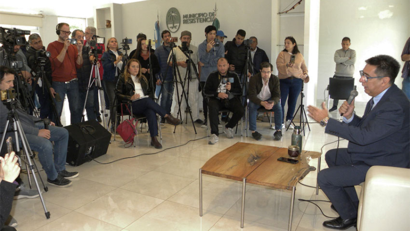Martínez anunció que el lunes presenta a su compañera de fórmula