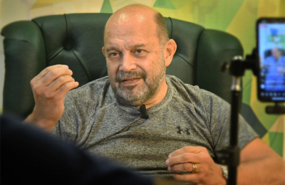 "No vamos a tirar la toalla ni vamos a hipotecar el club por ascender"