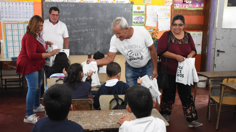 En lo que va del año, el Municipio entregó útiles a más de 25000 estudiantes