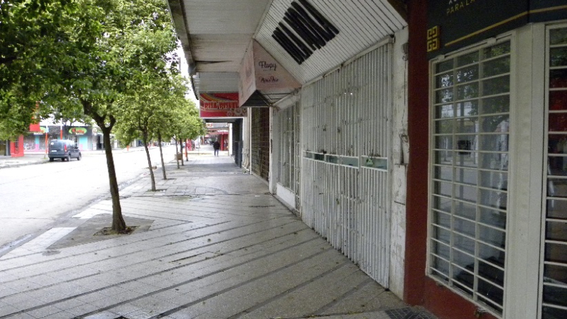 El centro comercial de Resistencia estuvo desierto