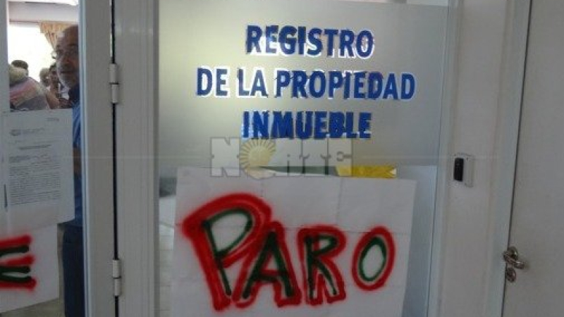 Beneficiarios de Procrear y otras personas perjudicados por los paros en un área clave