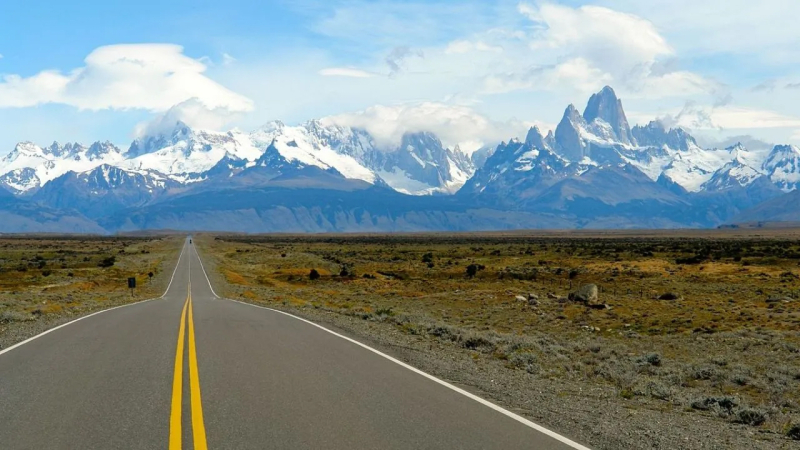 La Ruta 23 y su recorrido mágico que une el mar con la cordillera en la provincia de Rio Negro 