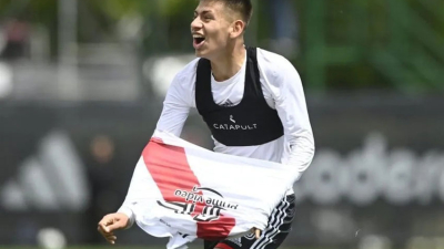 Demichelis convocó al chaqueño Echeverri para el choque de River con Vélez