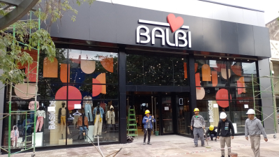 Balbi inauguró las refacciones de su amplio local en Resistencia