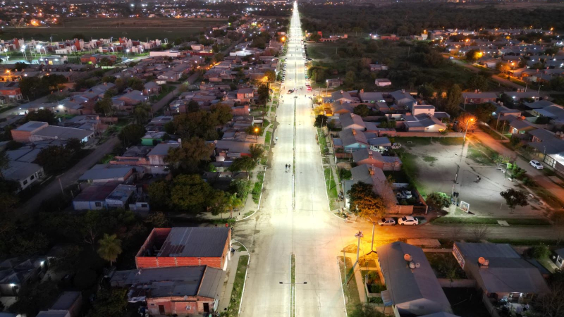 En Fontana, Capitanich inauguró la pavimentación de avenida Marconi