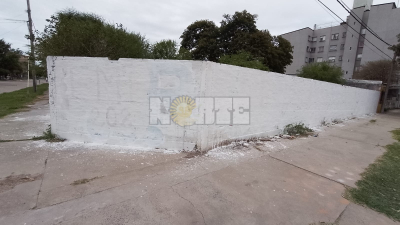 Comenzaron a tapar las pintadas de la candidatura de Emerenciano