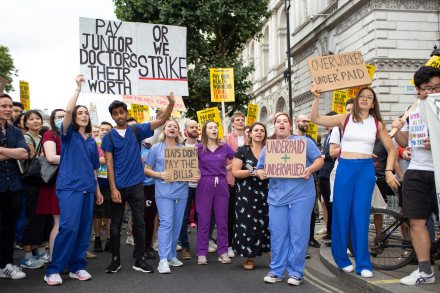 uk health professionals strike3.jpg