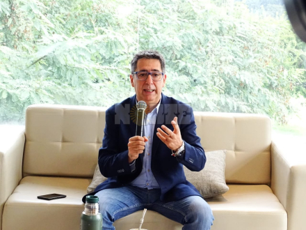 Gustavo confe elecciones.jpg