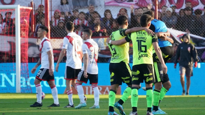 River rotó, jugó mal y perdió contra Barracas Central