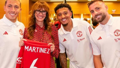 Lisandro Martínez se cruzó con Julia Roberts y le hizo un regalo muy personal