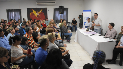 Gustavo Martínez analizó el funcionamiento de los servicios comunales con vecinos