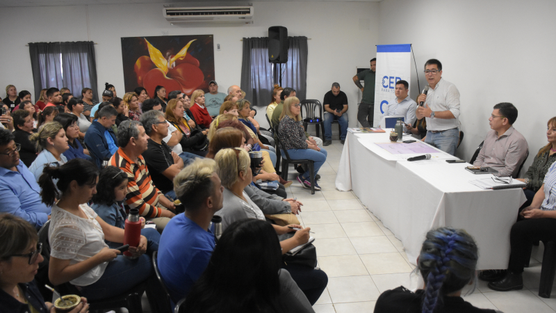 Gustavo Martínez analizó el funcionamiento de los servicios comunales con vecinos