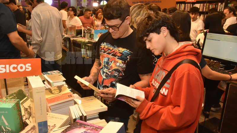 Arrancó la Feria Iberoamericana del Libro "Leer en Democracia"