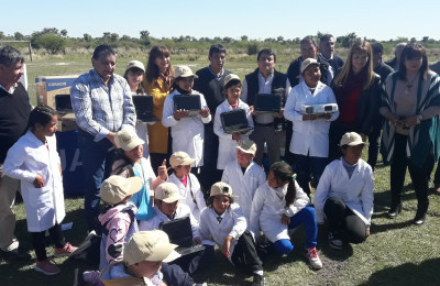 Donaciones de Renatre a una escuela rural y una EFA de Basail