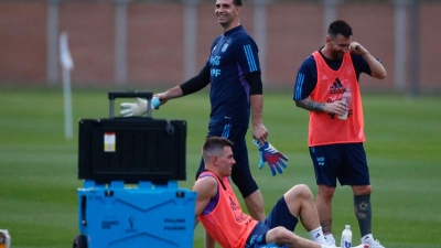 Activa participación de Messi en la práctica y segura presencia ante Paraguay