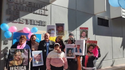 Protesta frente al STJ: se prolonga la espera de los padres de Jessica Vasconcelo