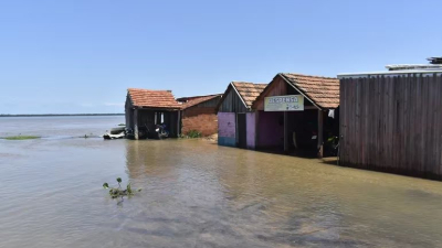Se viene el Paraná: sin aviso Yacyretá abrió las compuertas e inundó Ayolas