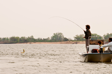 Chaco - Isla del cerrito - rio - pesca.jpg