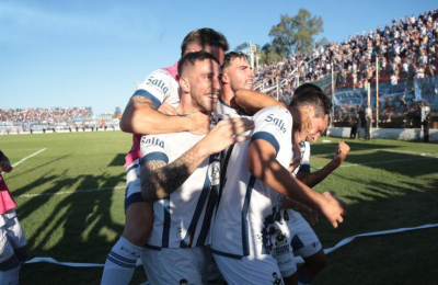 Juventud Antoniana venció a Peñarol y se salvó del descenso