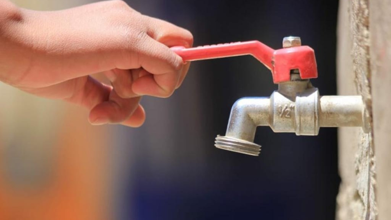 Día difícil: sin agua, sin colectivos y con mucho calor