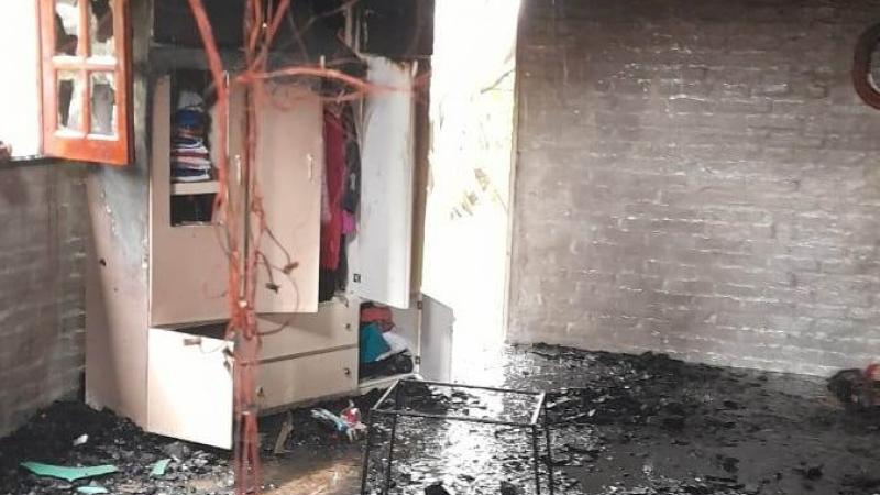 Un incendio dejó sin hogar a una familia de General San Martín