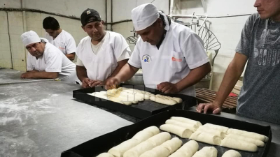 Panaderos acordaron suma fija de $45.000 para cerrar el año