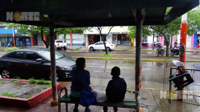 Sin colectivos: 10 mil pesos para ir y volver en remis al centro desde algunos barrios