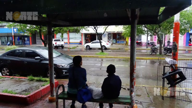 Sin colectivos: 10 mil pesos para ir y volver en remis al centro desde algunos barrios