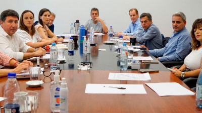 Massa calificó de "impuestazo" al DNU de Milei