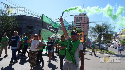 Resistencia se sumó a la marcha nacional en contra del DNU de Javier Milei