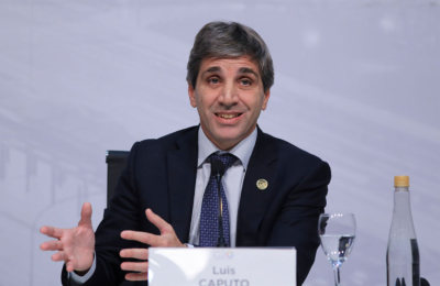 El FMI le avisó a Caputo que no girarán los USD 10.000 millones en enero
