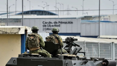 Violencia en Ecuador: una banda armada tomó un canal de televisión y tuvo secuestrados a los empleados