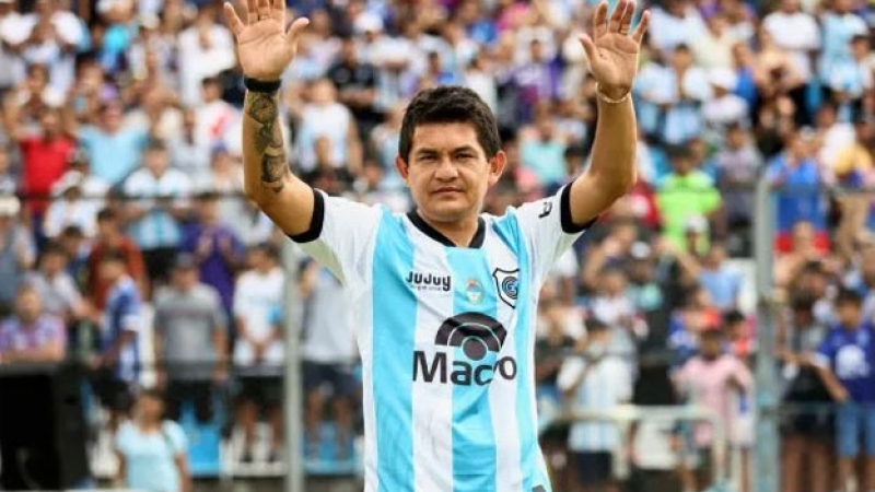 El Pulga Rodríguez fue presentado en Gimnasia de Jujuy