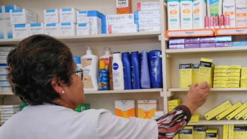 Farmacéuticos expectantes por la reglamentación sobre medicamentos