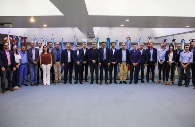Impuesto PAIS: la caja de casi 500.000 millones por la que los gobernadores pujan con Milei