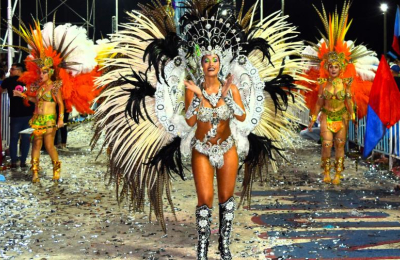 A puro brillo y con gran show cerró el carnaval de Quitilipi