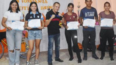 Deportistas de Napenay fueron premiados por el Municipio