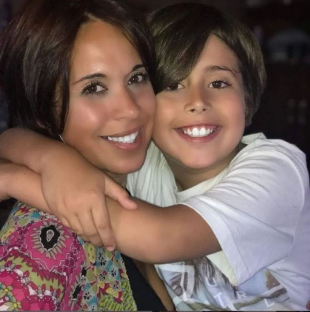Alejadra Romero e hijo.JPG