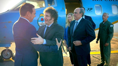 Javier Milei llegó a Corrientes en su primera visita a una provincia como presidente