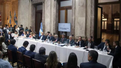 Entre gritos y acusaciones se conformó la Bicameral que debe definir el futuro del DNU de Javier Milei