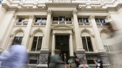 Una nueva bola de pesos generada por el Banco Central genera interrogantes en el mercado financiero