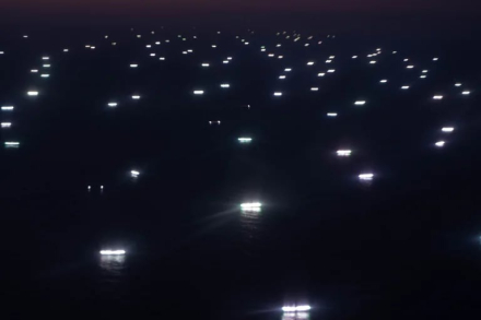 flotas pesqueras noche.jpg