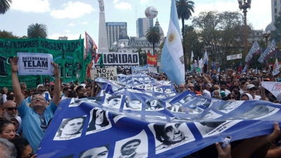 Una multitud marchó a Plaza de Mayo en el Día de la Memoria por la Verdad y la Justicia