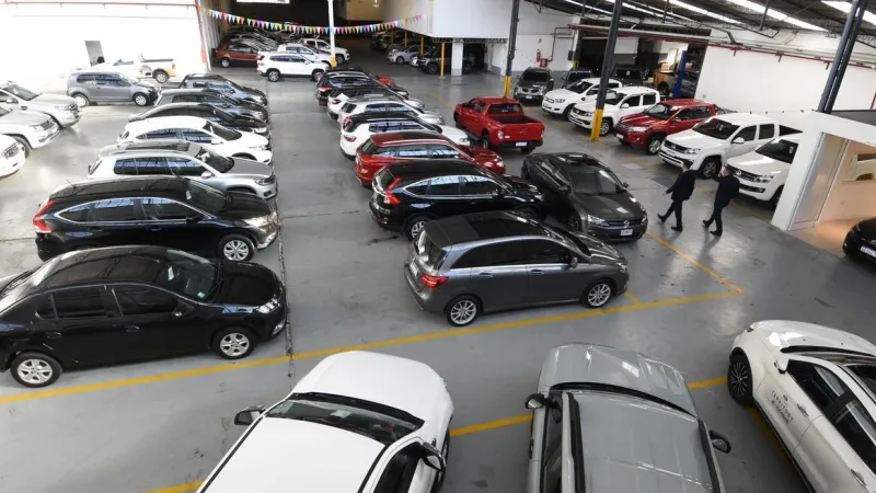 Por el derrumbe en las ventas, los precios de los autos empezaron a bajar