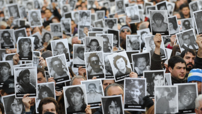La justicia argentina responsabiliza a Irán y Hezbolá del atentado de 1994 contra la AMIA, que considera un "crimen de lesa humanidad"