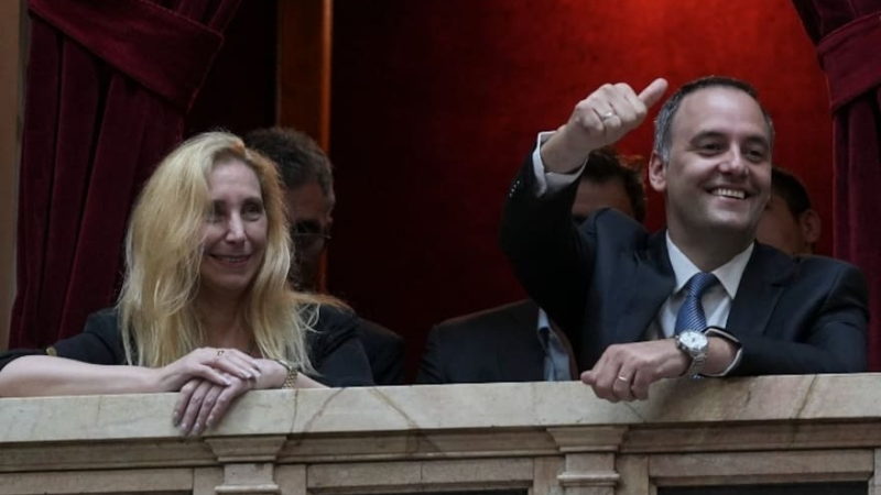 ¿"Salariazo" también para funcionarios del gobierno y de YPF?